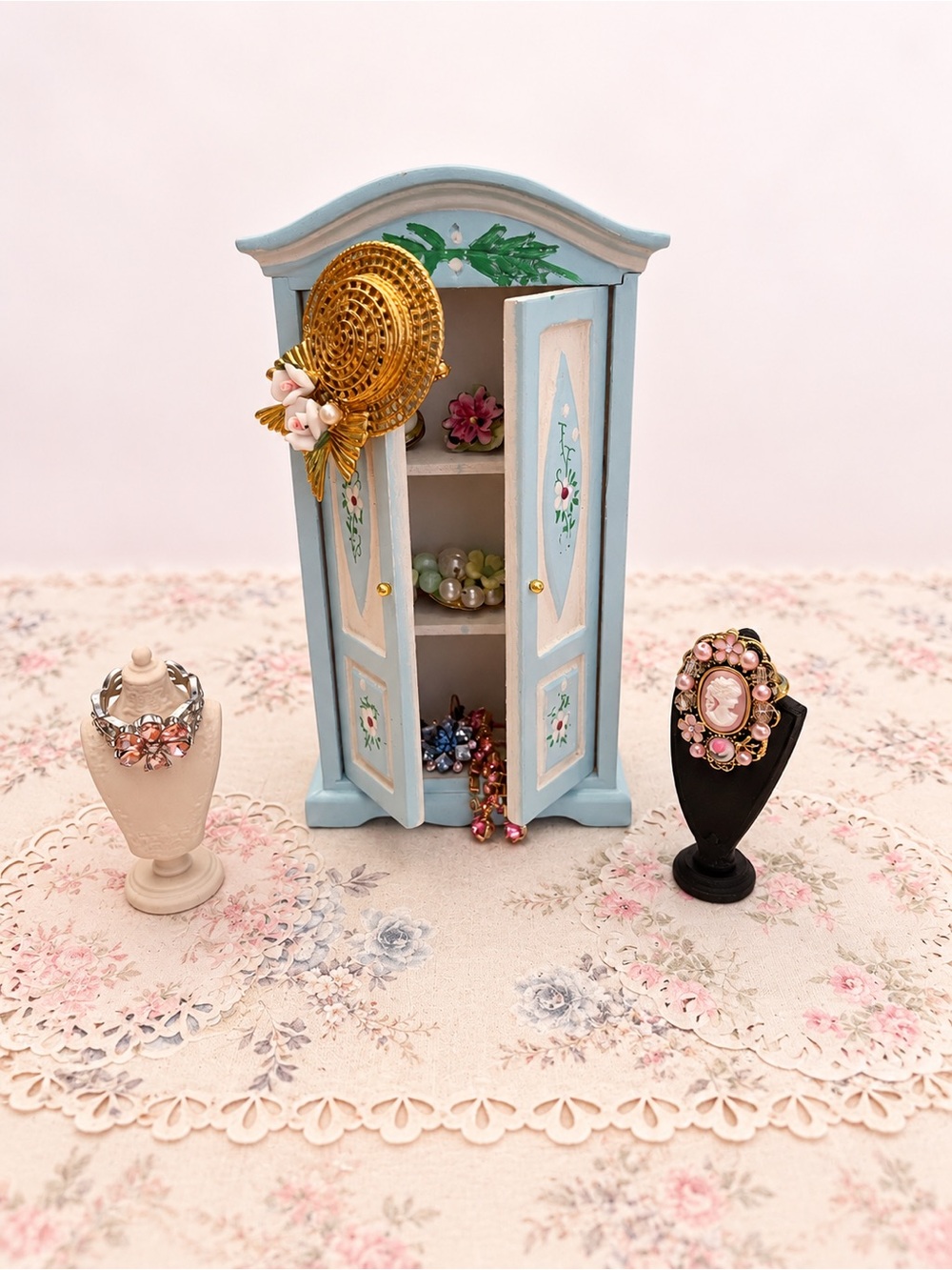 🫖🎀 Blue Miniature Wardrobe & Jewelry - Picture 6 of 10